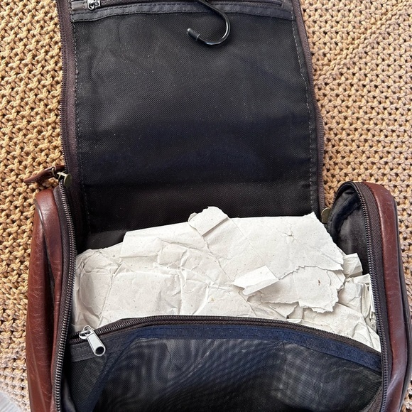 NWT Perry Ellis Portfolio Brown Leather Travel Bag - Picture 4 of 6